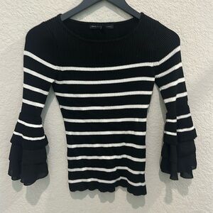 White House Black market crop top sweater size XS